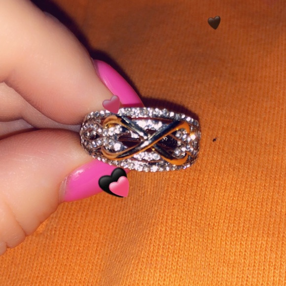 Silver Ring - Picture 3 of 3